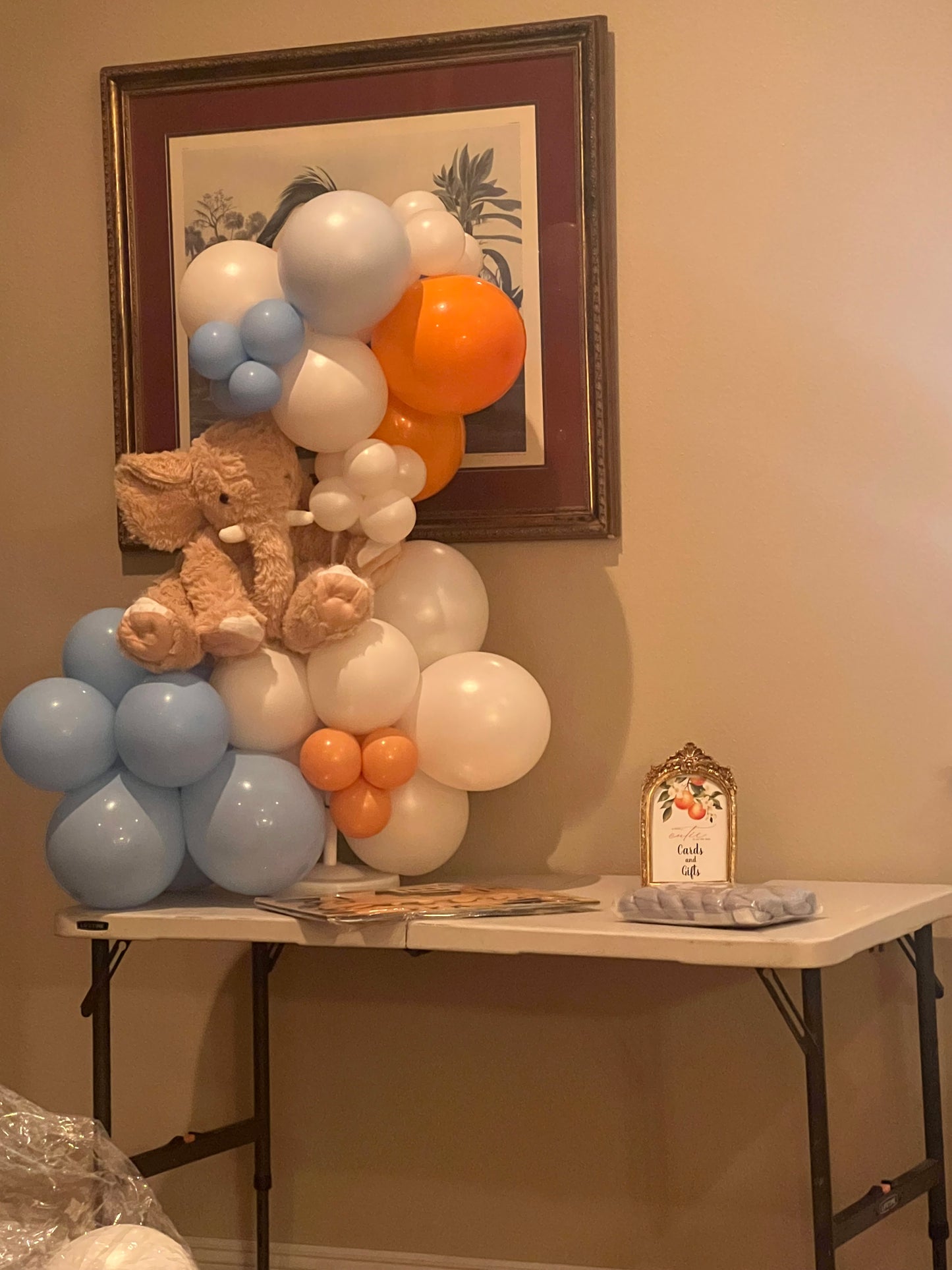 $35+ Balloon Centerpiece