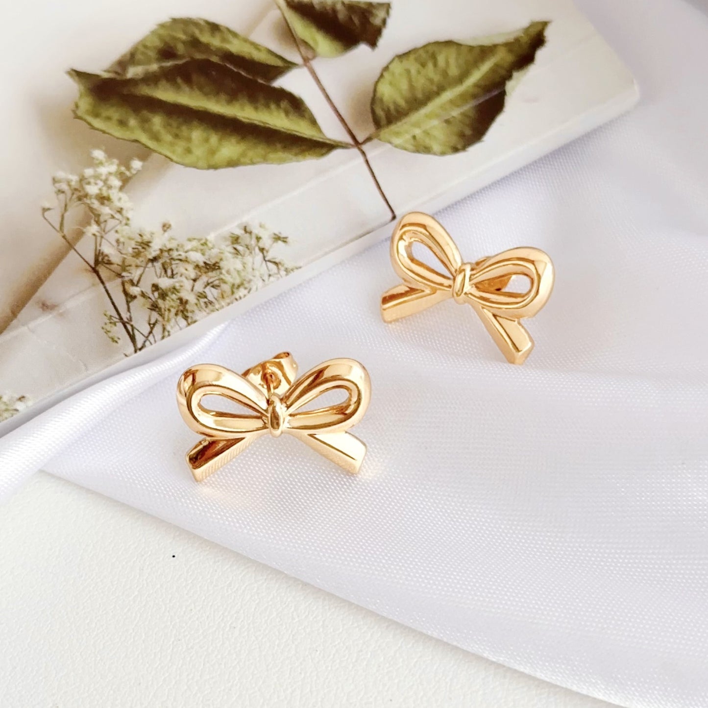 18K Gold-Plated Stainless Steel Bow Stud Earrings Hypoallergenic