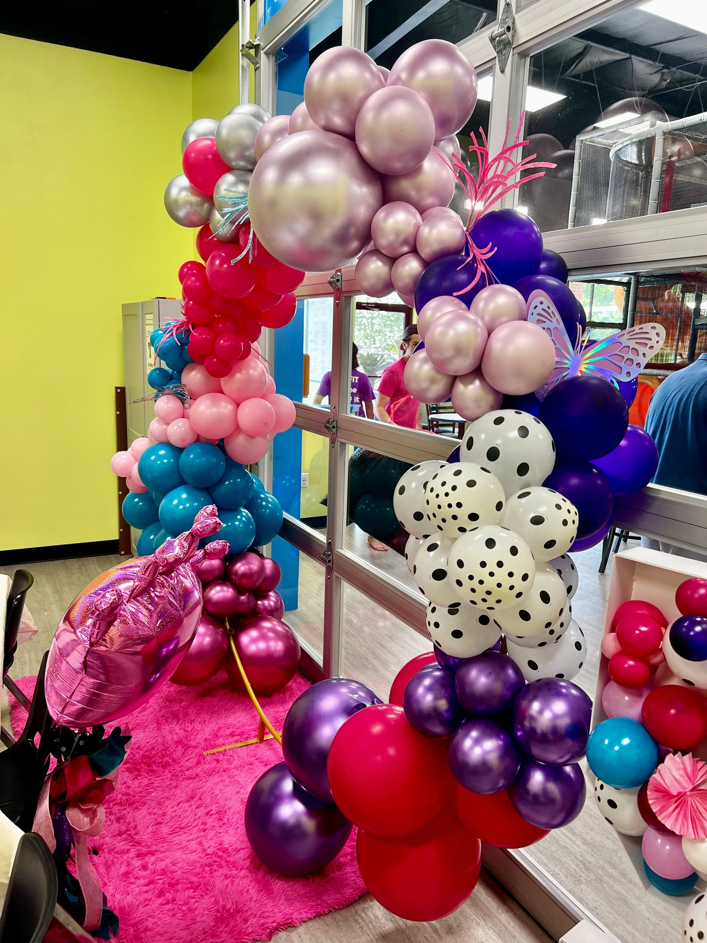 Deluxe Balloon Garland