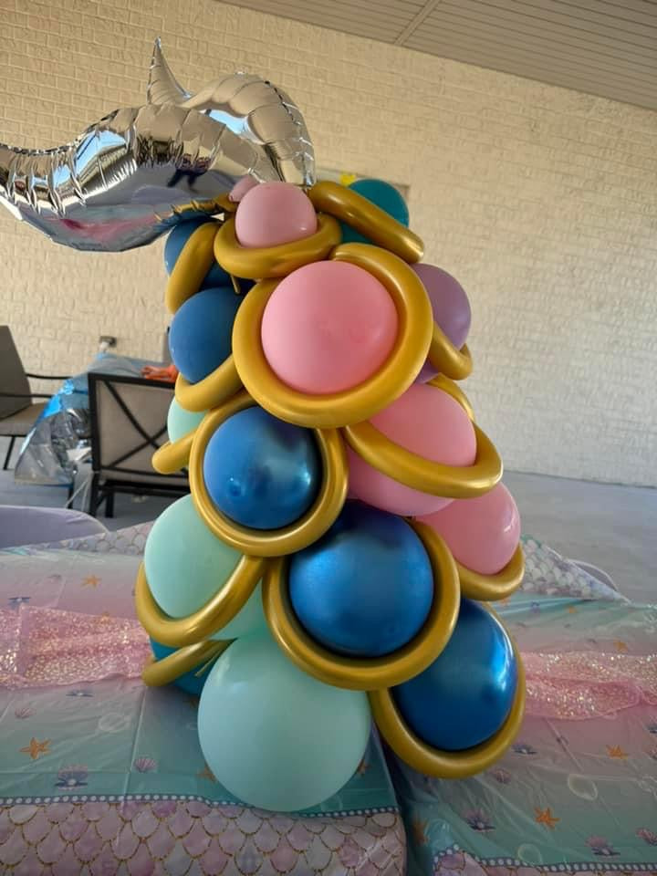 $35+ Balloon Centerpiece