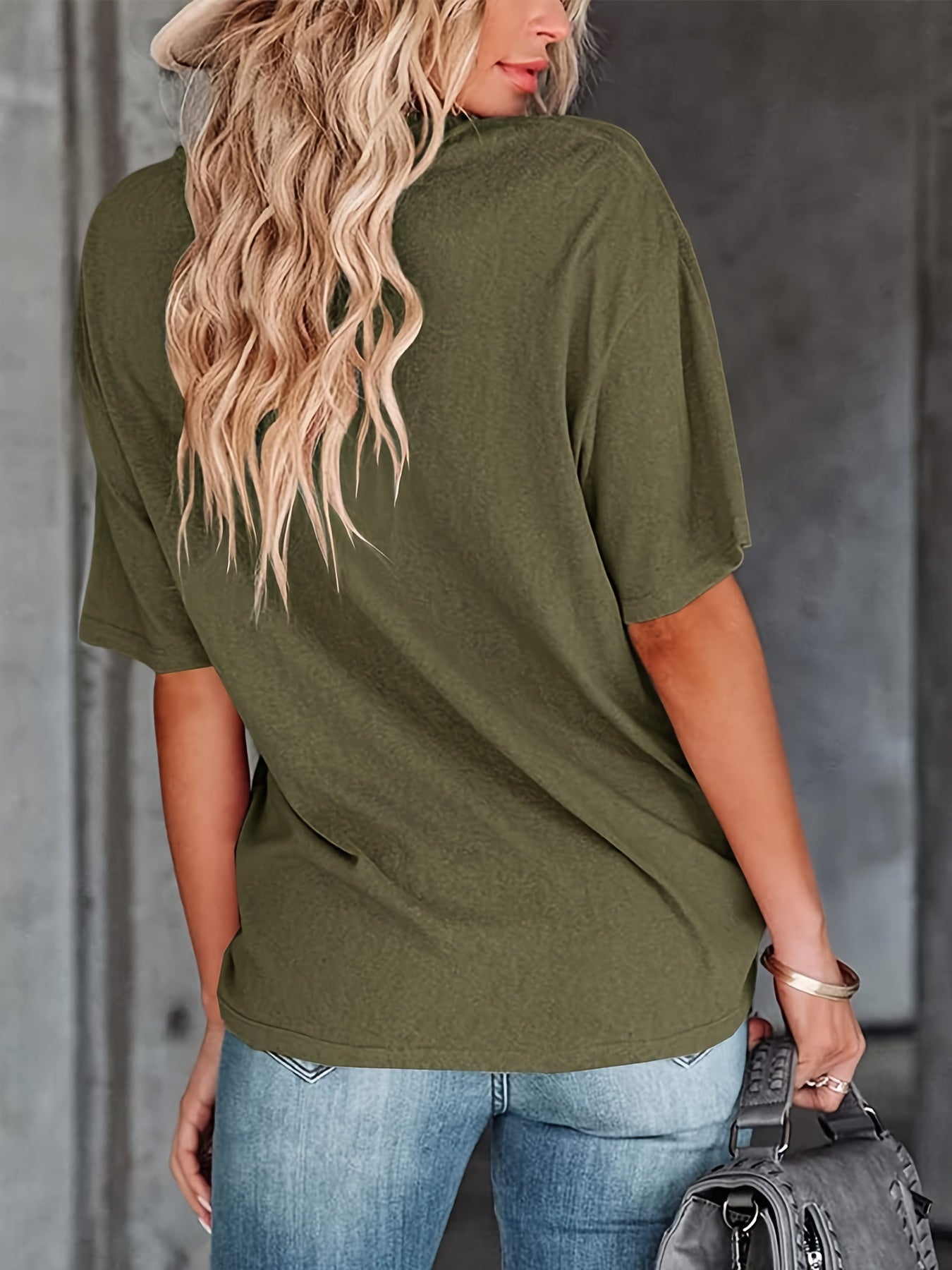 Relaxed Fit Solid Crew Neck Pocket T-Shirt